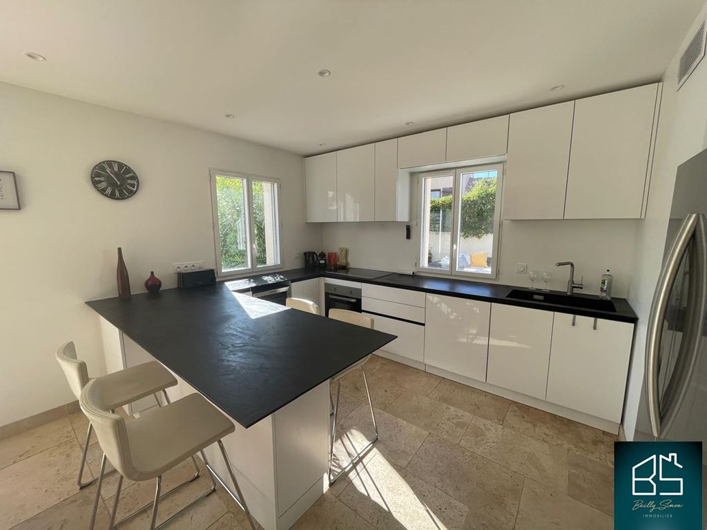 Maison Contemporaine LE BRUSC (83140) Agence BAILLY SIMON